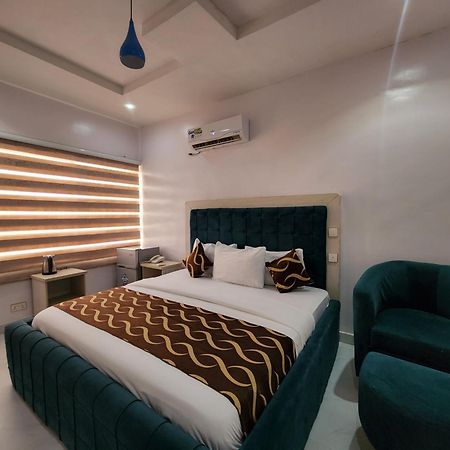 Paradise Beach Resort Lagos Exterior photo