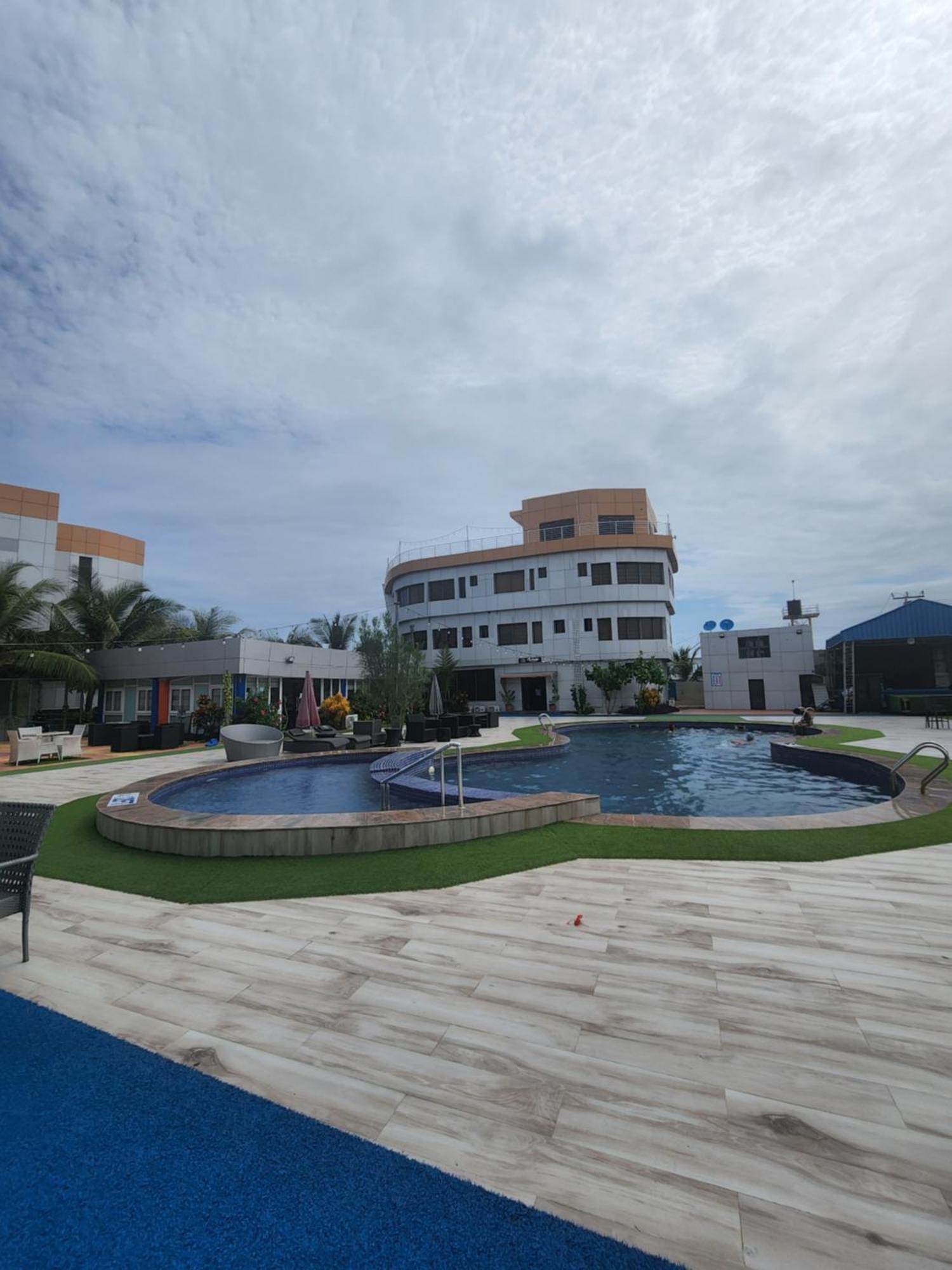 Paradise Beach Resort Lagos Exterior photo